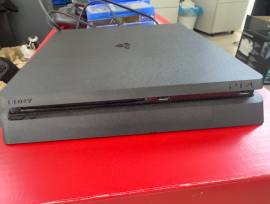 Playstation 4 slim 