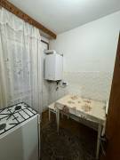 Inchiriez apartament mobilat