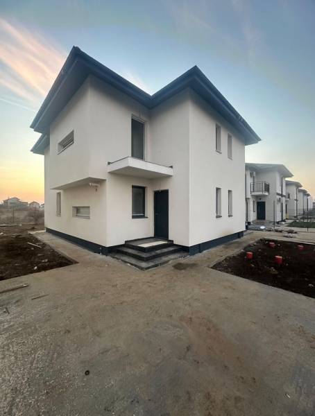 Casa de Vanzare, Strada Calugareni, Comuna Berceni