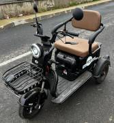 Vând triciclu electric RDB Mini