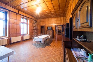 Conac renovat,, evaluat in primele 10 