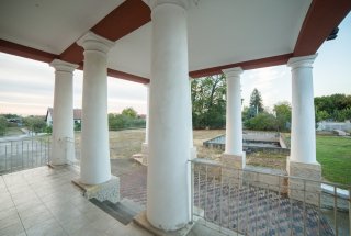 Conac renovat,, evaluat in primele 10 