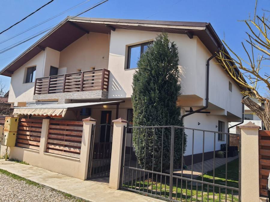 CASA DE VANZARE Complet Mobilata si Utilata,Strada