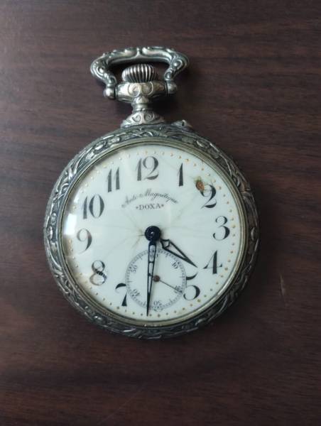ceas vintage DOXA