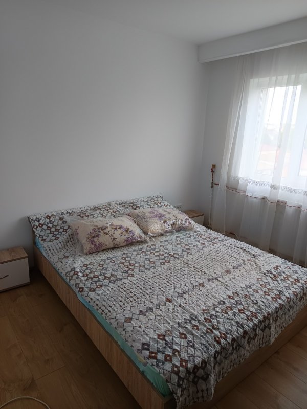 Apartament de închiriat