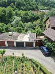  Vand apartament 3 camere in Baile Herculane,garaj