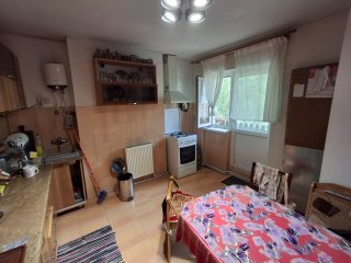  Vand apartament 3 camere in Baile Herculane,garaj