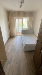 Particular inchiriez apartament cu 3 camere in zon