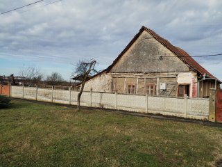 Casa veche din 1955 si teren intravilan 6153 mp