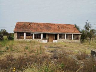Casa veche din 1955 si teren intravilan 6153 mp