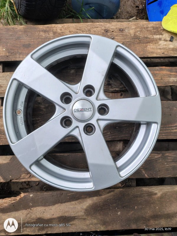 Jante aliaj 16 zoll marca Dezent, gama Dacia Duste, Bacu