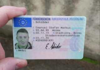 Permis de conducere, pașaport, permis de conducere