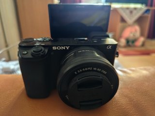 Vând Sony Alpha A6100, 24.2 + ob.16-50mm