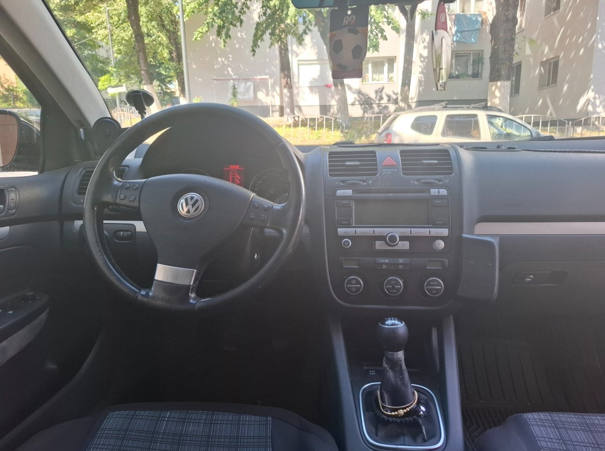 Vând golf 5