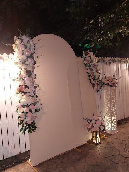 Inchiriere decor floral pentru evenimente
