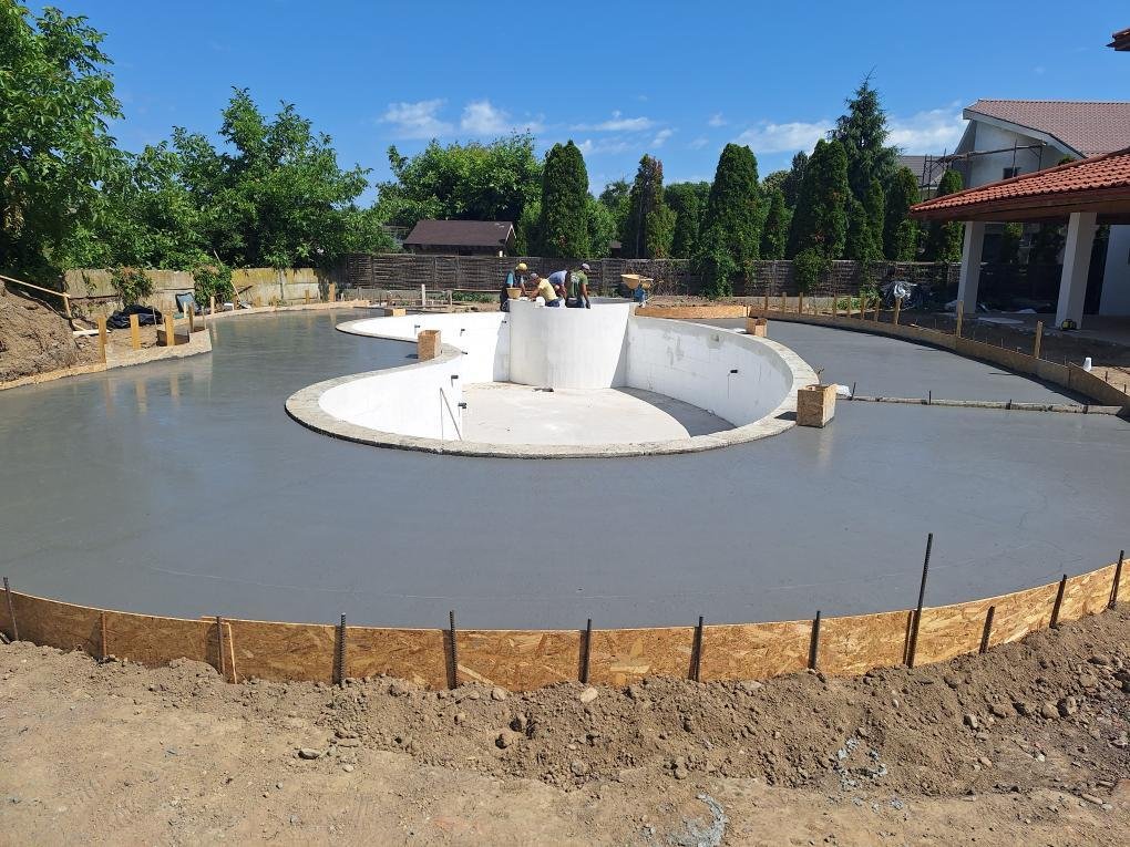 The Crown Garden Desing