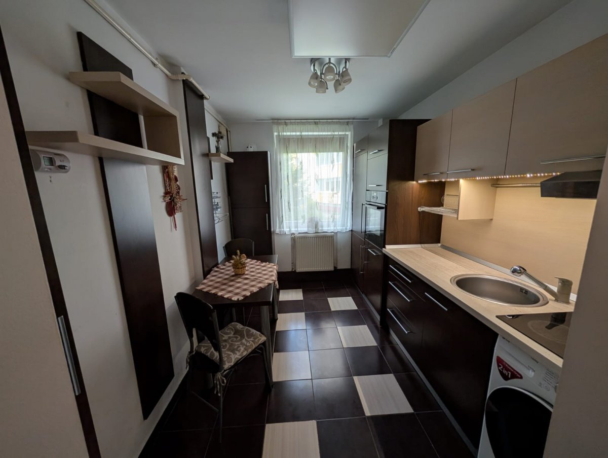 Bucătărie complet utilată, stare excelentă