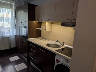 Bucătărie complet utilată, stare excelentă 