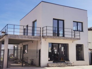 Vila cu 2 camere de 60mp si 54 mp