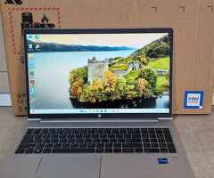 Vând Laptop HP ProBook 450 G9, Intel Core i5-1235U