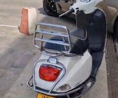 Vespa LX 50 4T 2009 ALB perlat