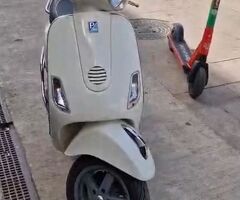 Vespa LX 50 4T 2009 ALB perlat